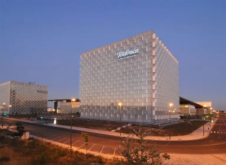 Telefónica firmó un préstamo sindicado por €5.500 millones a cinco años