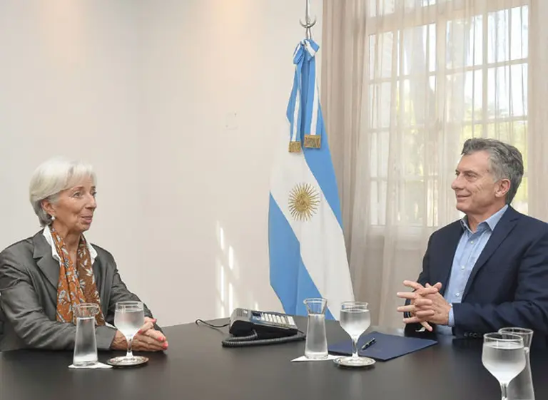 Encuesta: la mayorí­a cree que el acuerdo con el FMI es una medida inadecuada