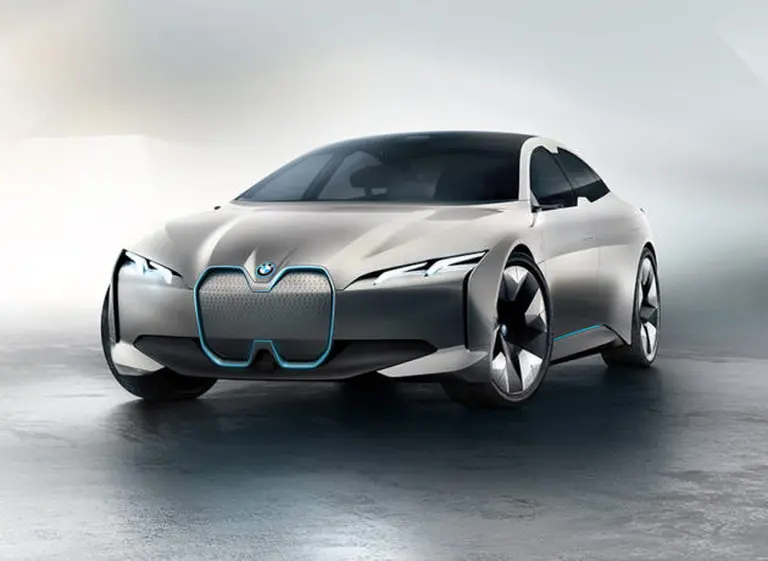 BMW, más enchufado: lanzará 25 modelos hí­bridos y eléctricos hasta 2025