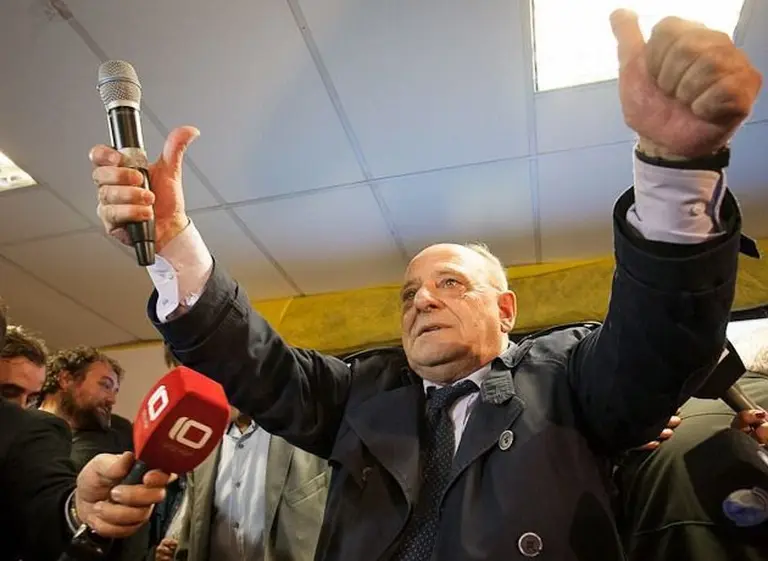 Intendente de Mar del Plata casi se agarra "a trompadas" con Aranguren