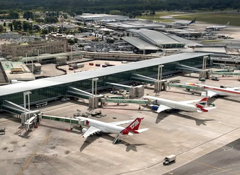 Lí­neas áreas internacionales pagarán menos por servicios de aeropuertos