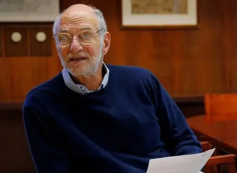 "Motochorros" asaltaron al último premio Nobel de Medicina en Ciudad Universitaria