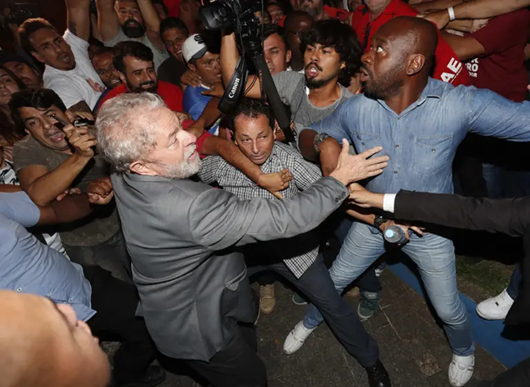 Auge, gloria y caí­da: Lula es el primer expresidente de la historia de Brasil que va preso por corrupción