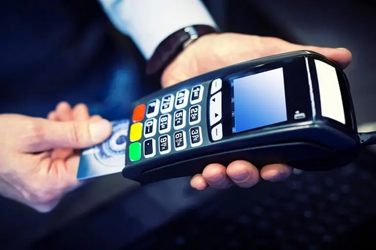 El posnet obligatorio dificulta el pago a los proveedores