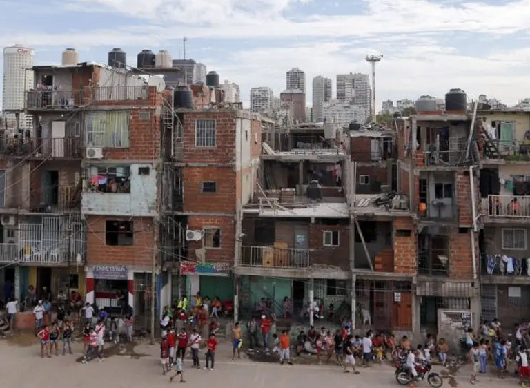 El plan para expropiar tierras y dárselas a sus ocupantes en las villas tuvo amplio apoyo polí­tico