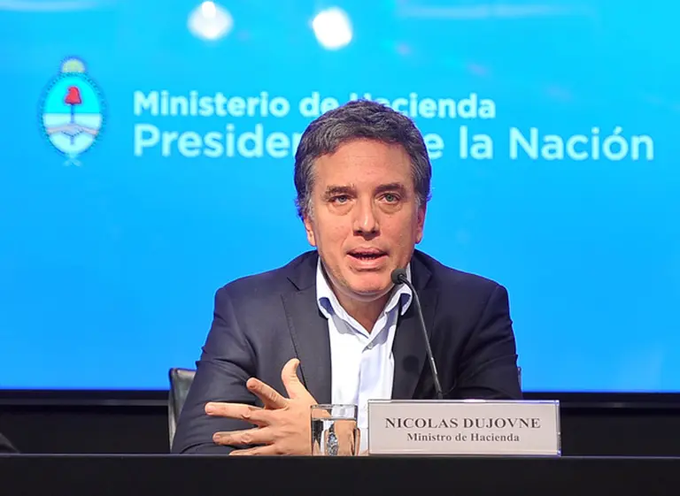 Dólar: máxima expectativa en el mercado por el debut de las bandas de flotación