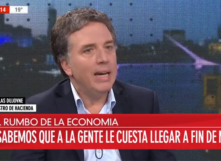 Dujovne en TV: hablo de todo, menos de la polémica por el blanqueo