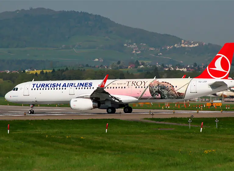 Turkish Airlines puso en vuelo su avión temático "Troya"