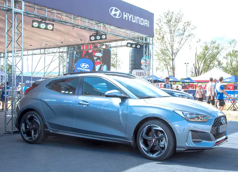 Hyundai presenta por primera vez en la Argentina el nuevo Veloster Turbo