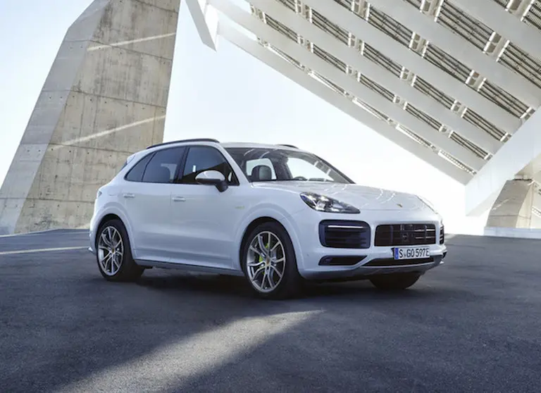 Así­ es el nuevo Porsche Cayenne E-Hybrid, un  SUV hí­brido enchufable de 462 CV