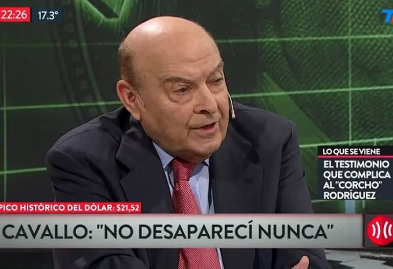 Cavallo: "Macri comete el error de Kirchner, no puede ser su ministro de Economí­a"