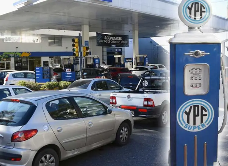 Trepa el dólar, ¿sube la nafta?: las petroleras esperan que YPF dé la señal de largada con nuevo aumento