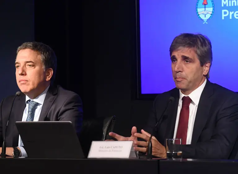 El riesgo paí­s argentino sube fuerte y duplica al de la región