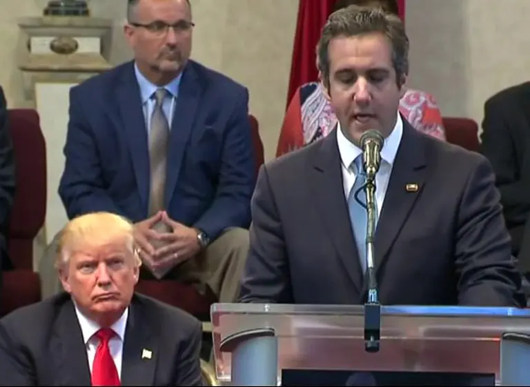 Revelan que las AT&T y Novartis pagaron al abogado personal de Donald Trump