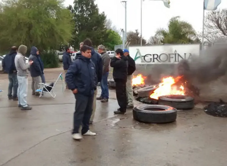 Más de dos meses de huelga en una empresa de Los Grobo