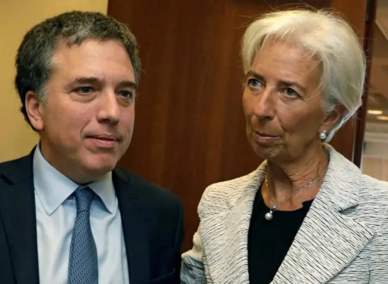 Llegó al país la misión del Fondo Monetario con la mirada puesta en dólar y tasas