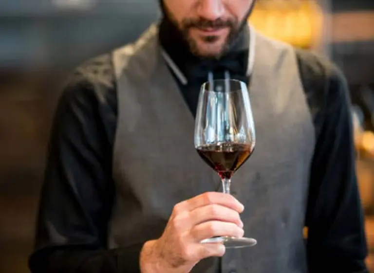 Dos sommeliers argentinos competirán en un certamen en Canadá que elegirá al mejor profesional del continente