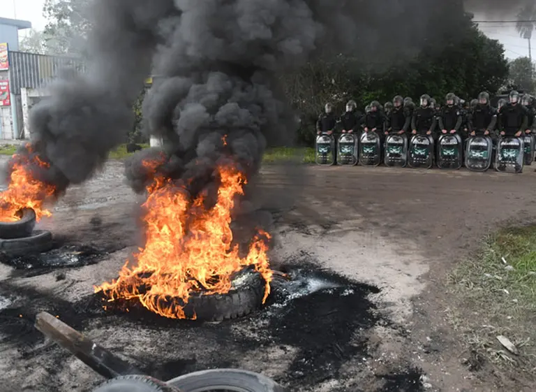 Tensión en Cresta Roja: sigue el acampe de los trabajadores