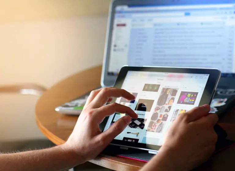 Por qué la omnicanalidad puede ser el "salvavidas" de los comercios ante Amazon