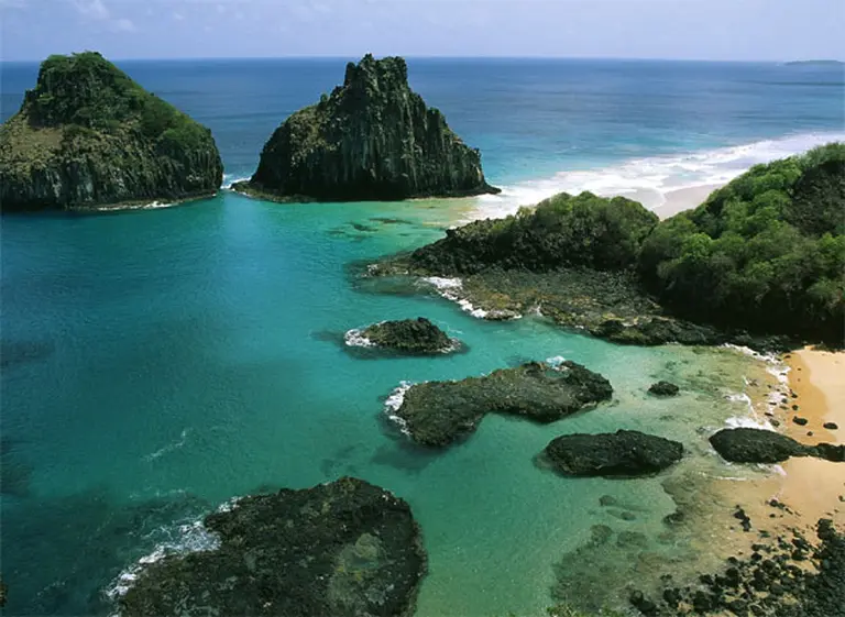 San Fernando de Noronha, la isla paradisí­aca donde está prohibido nacer tuvo su primer parto en 12 años
