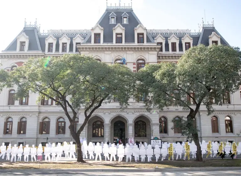 "Siluetazo" en Agroindustria contra los 330 despidos