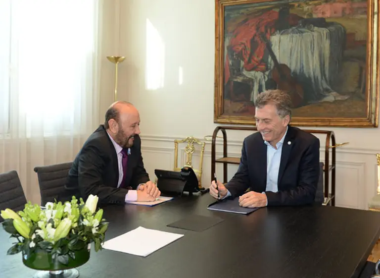 Macri continúa tejiendo el consenso con gobernadores peronistas: hoy fue el turno de Insfrán