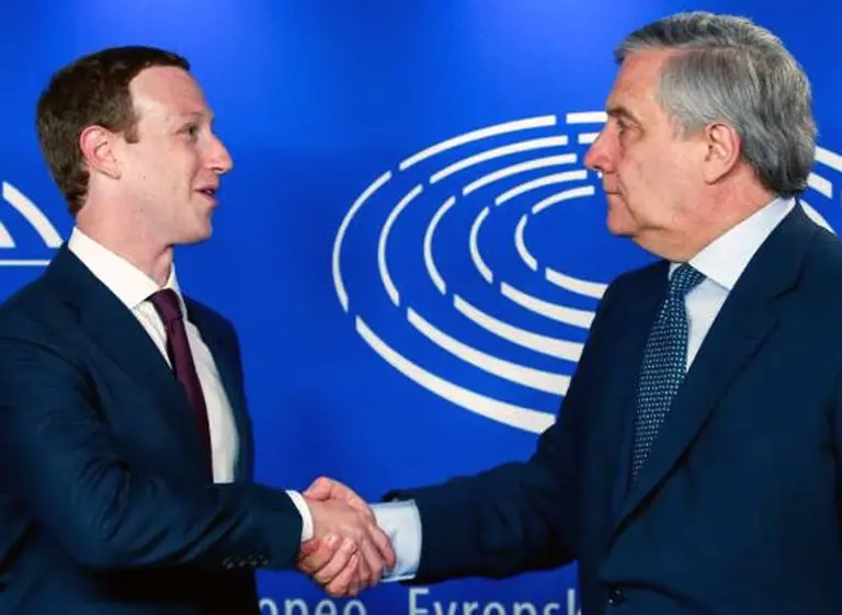 Zuckerberg pidió perdón en Europa y admitió que llevará tiempo hacer cambios en Facebook