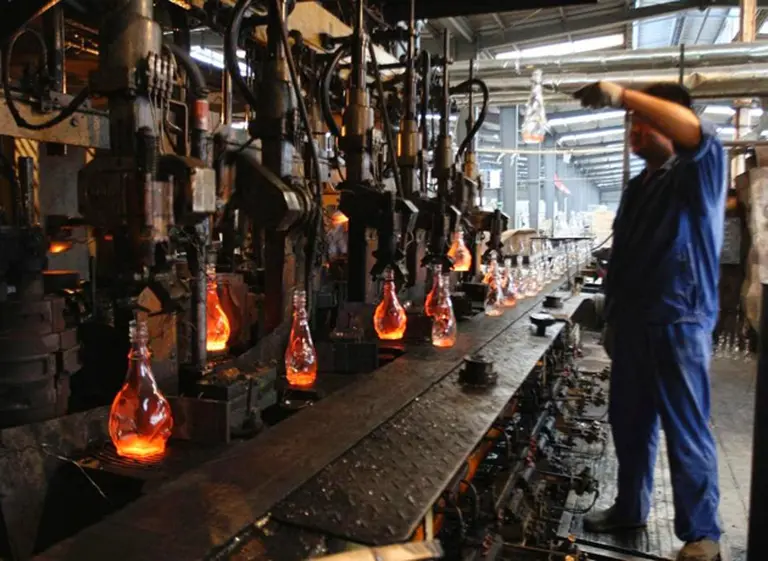 Fábrica de vidrio Cattorini anunció el inicio de un plan de despidos