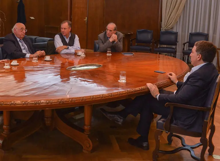 Estos son los economistas top que eligió Dujovne para intercambiar ideas