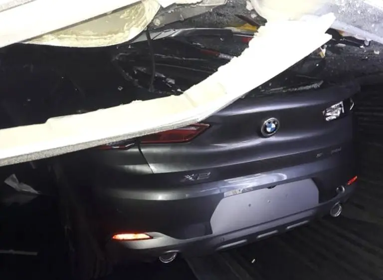 Avalancha de containers: afirman que los autos de lujo llegaron ya destruidos a Buenos Aires