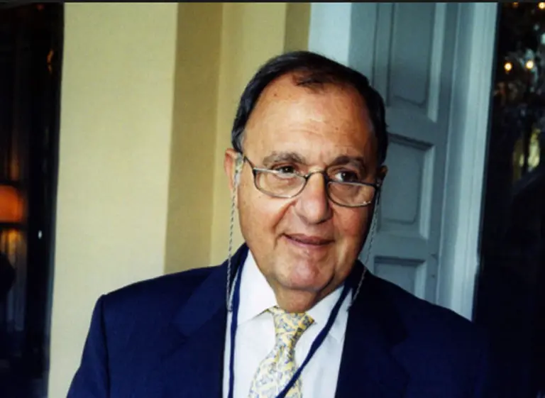 Italia está en vilo ante la posibilidad que se nombre ministro de Economí­a a un profesor "anti Euro"