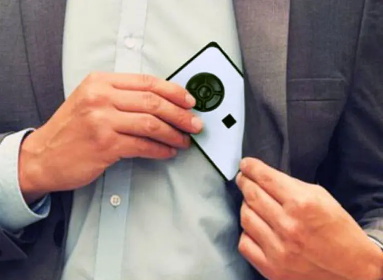 Toshiba lanza una minicomputadora del tamaño de una mano