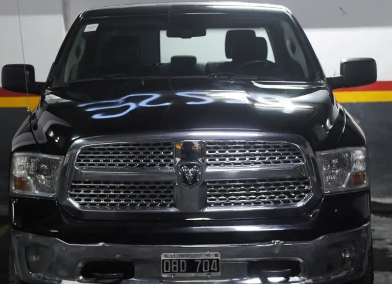 Rematan las camionetas que corrieron una picada en la 9 de Julio: la base es $750.000