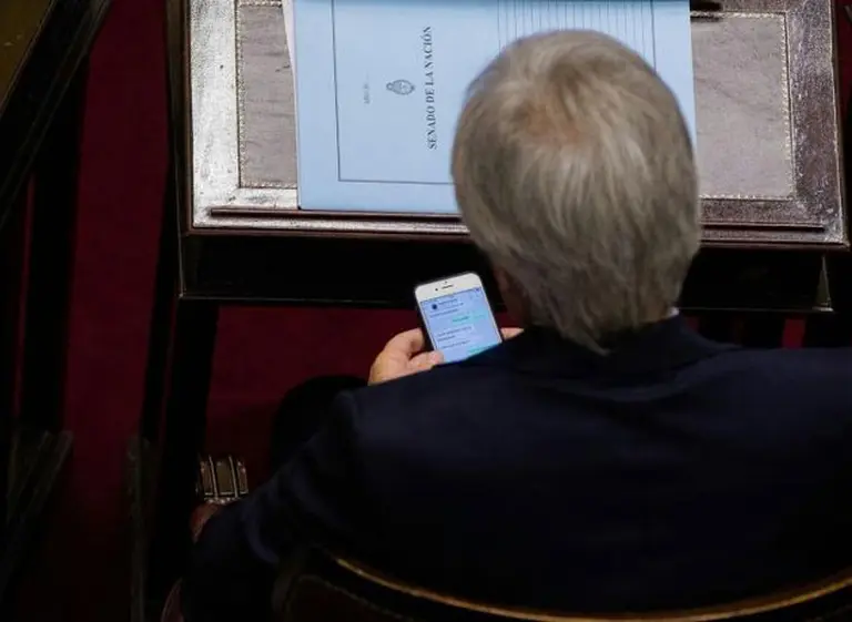 El WhatsApp entre Pinedo y Frigerio en el debate del proyecto antitarifazo