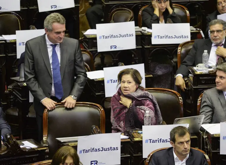 La oposición rechazó el veto: acusan al Gobierno de lobby empresario y hasta amenazan con un paro nacional