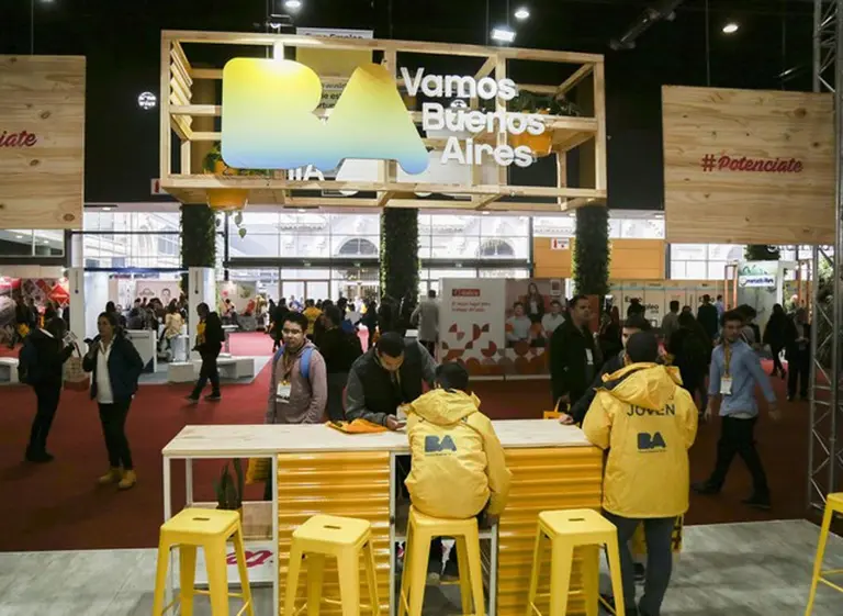 Expo Empleo recibió a muchos jóvenes pero también a profesionales con alto nivel académico