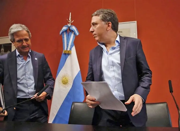 Dujovne anunció ajustes en el Estado: "Se reducirán cargos polí­ticos y se frenarán ingresos por dos años"