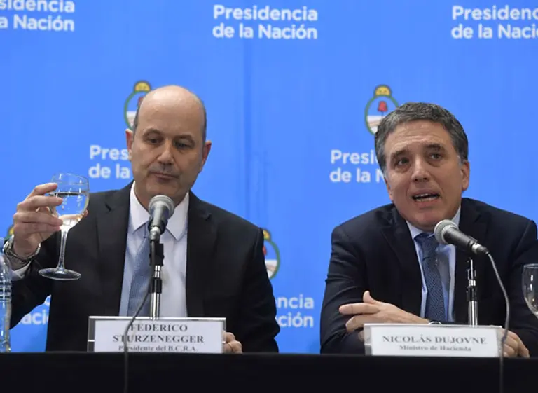 Hay acuerdo con el FMI: préstamo de u$s50.000 millones y eliminación de déficit fiscal en dos años