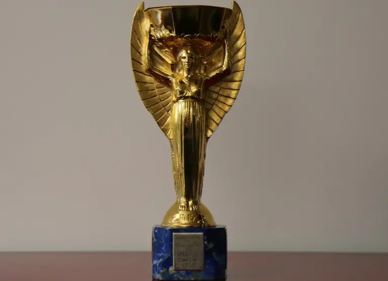 Mundial Rusia 2018: la increí­ble historia del argentino que le robó la Copa del Mundo a Brasil