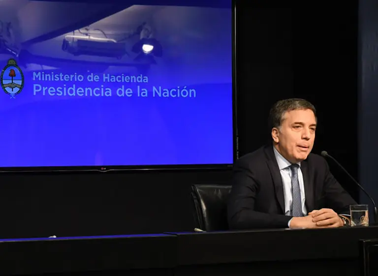 Dujovne le aseguró a inversores del exterior que no habrá controles de capitales ni impuesto por turismo