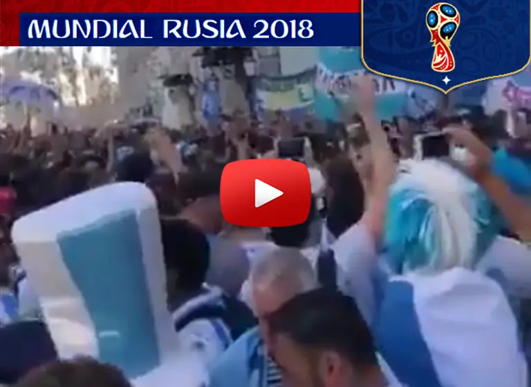 "Qué baje el dólar LPQLP", un nuevo hit de los hinchas argentinos en Rusia