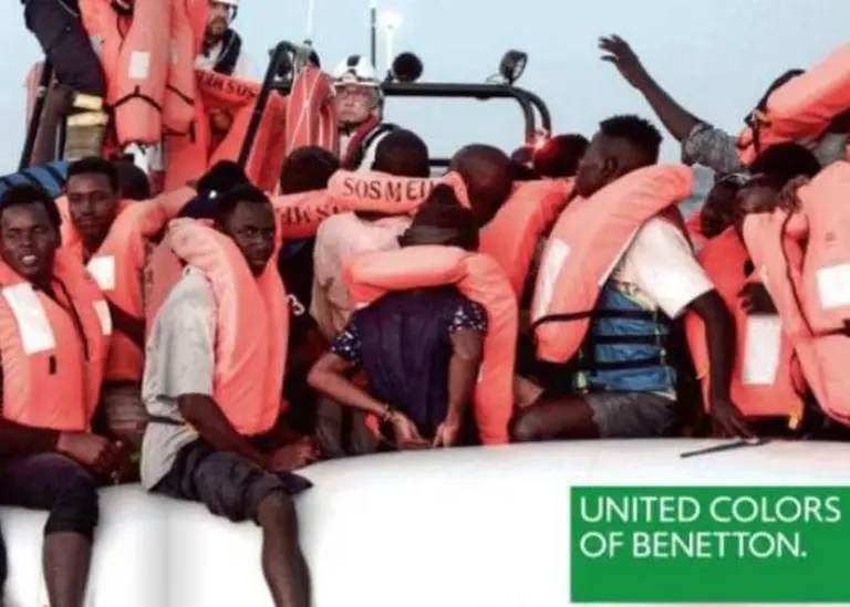 Benetton desata la polémica por uso de imagen de inmigrantes en una campaña publicitaria