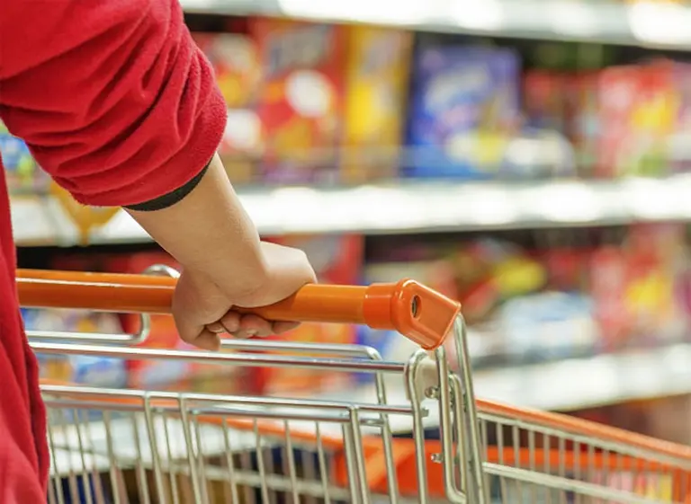 Suba de alimentos y tarifas aumenta el pesimismo de la gente en la economí­a