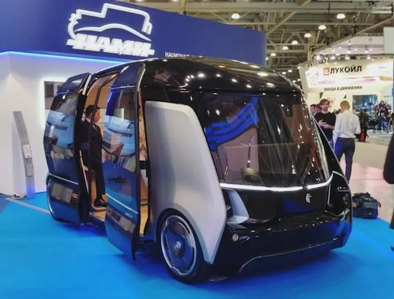 Mundial: prueban el primer bus eléctrico autónomo para trasladar a los hinchas