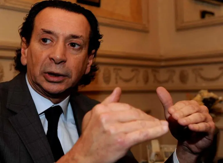 El Gobierno negocia otra vez un acuerdo con empresarios y sindicalistas