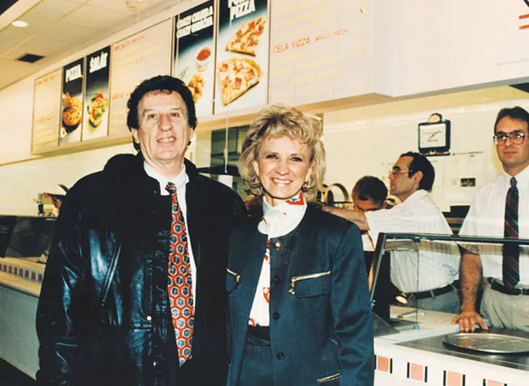 Empezó con una pizzerí­a y ahora amasa una gran fortuna que llega a los u$s5.000 millones