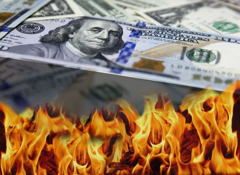 Sin freno: el dólar rozó los $30, pese a que el BCRA subió la venta a u$s450 millones