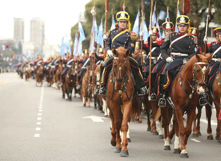 Milei quiere vender el Regimiento de Patricios: la reacción de la oposición
