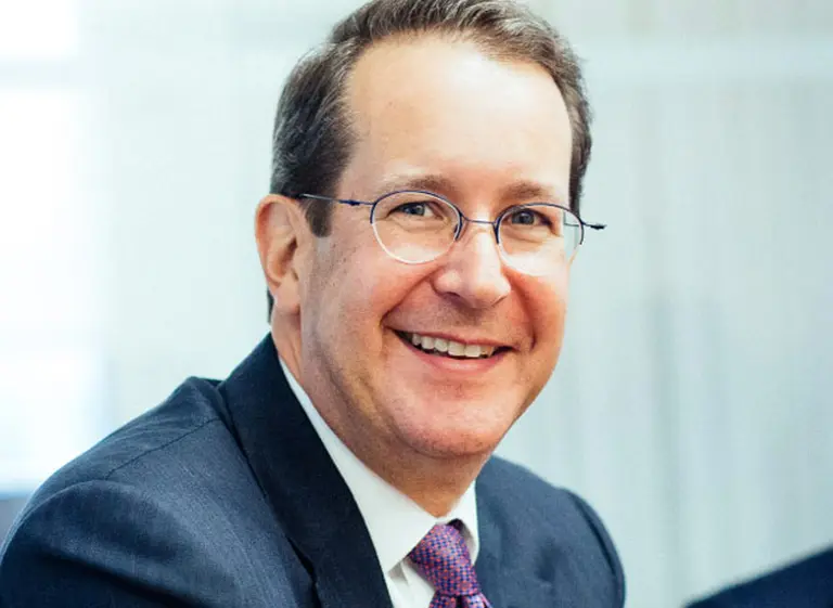 Quién maneja el fondo buitre que va contra la Argentina por la estatización de YPF