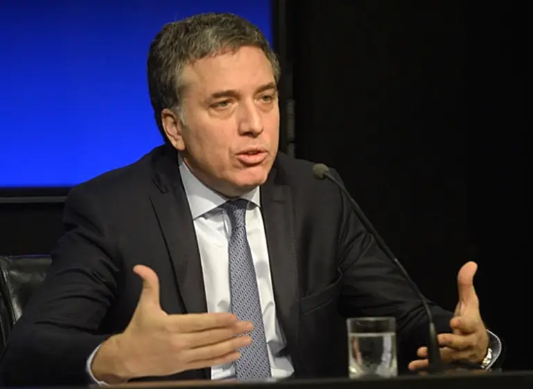 Dujovne dijo que el dato de inflación de octubre "será malo" pero anticipó "mejoras" para noviembre